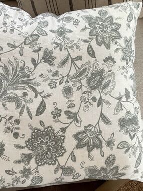 S/2 Decorative Floral Throw Pillow covers  in Gray and White - 20”x20”.